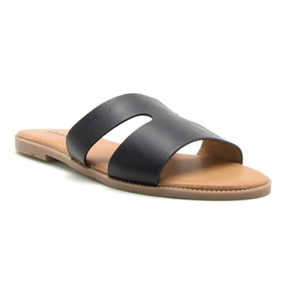 QUPID | Desmon Black Slip-On Sandals